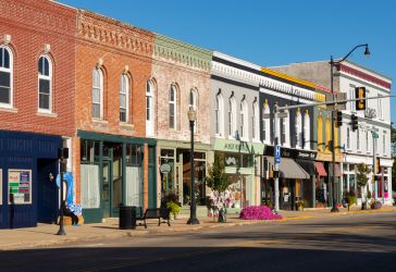 10 Tips on Moving From a Big City to a Small Town