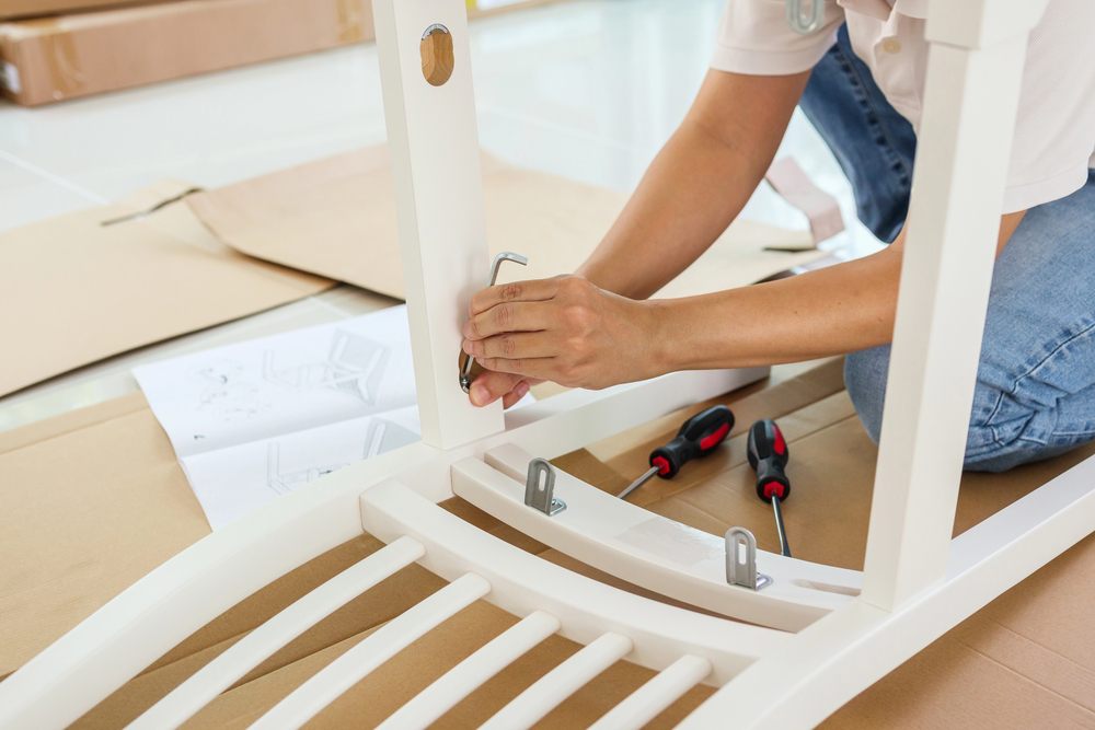 How to Disassemble Furniture When Moving: Expert Guide from Move4U