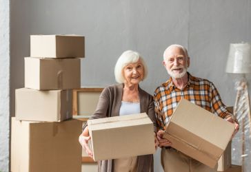 Moving Elderly Parents: A Comprehensive Guide to a Smooth Transition